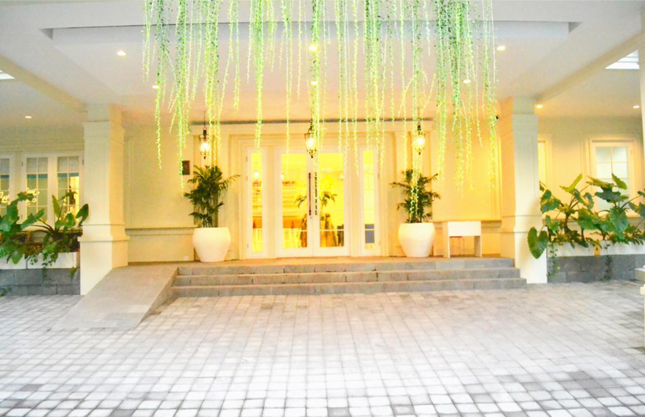 Amalfi Hotel Seminyak Buitenkant foto