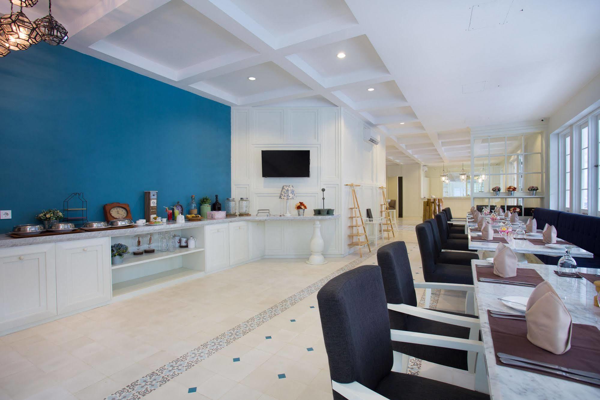 Amalfi Hotel Seminyak Buitenkant foto