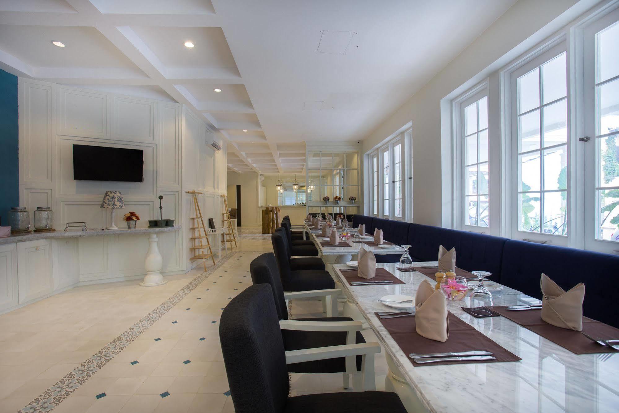 Amalfi Hotel Seminyak Buitenkant foto