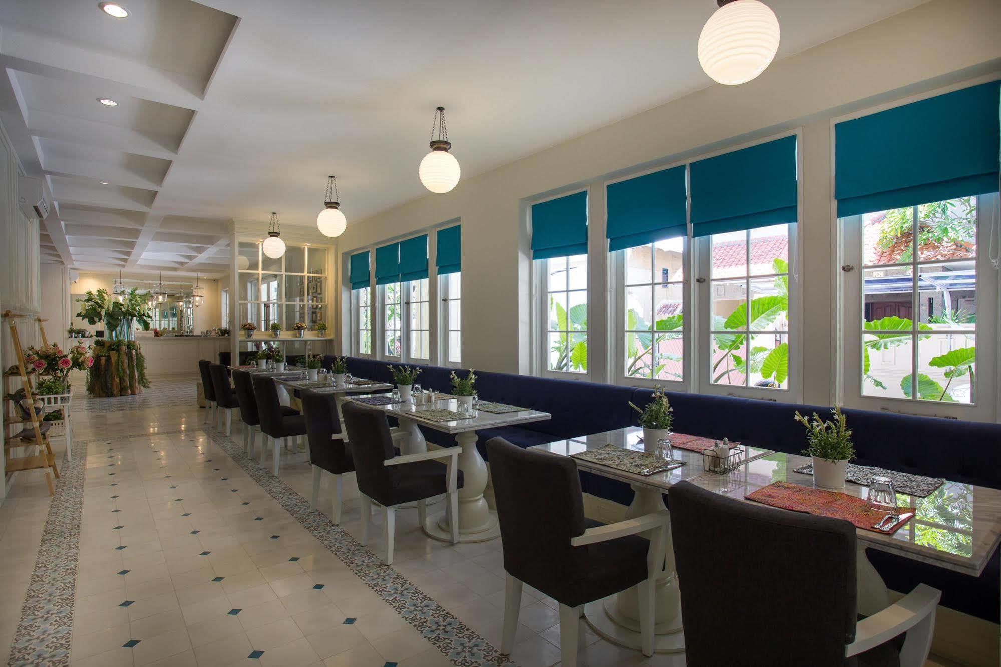Amalfi Hotel Seminyak Buitenkant foto