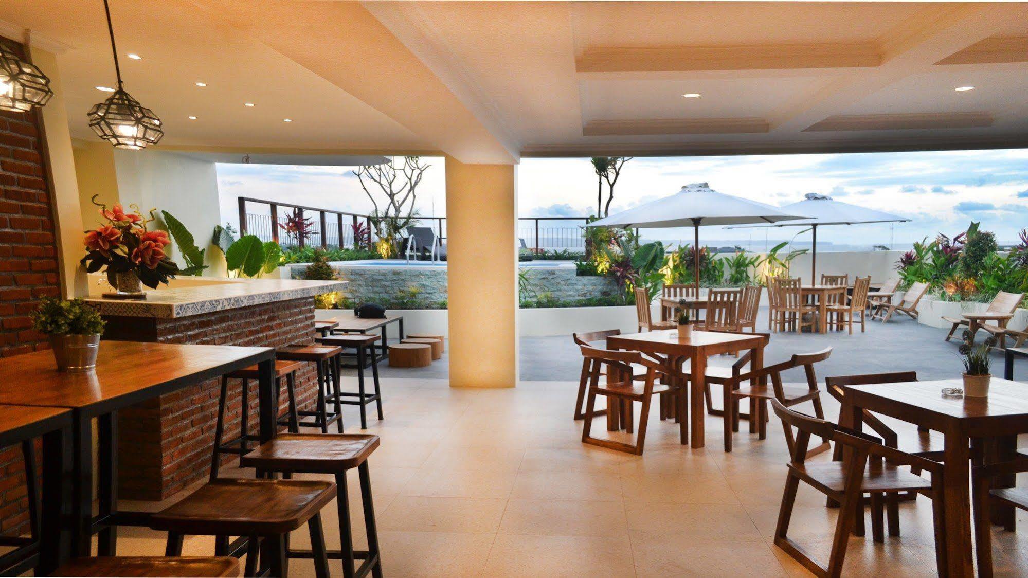 Amalfi Hotel Seminyak Buitenkant foto
